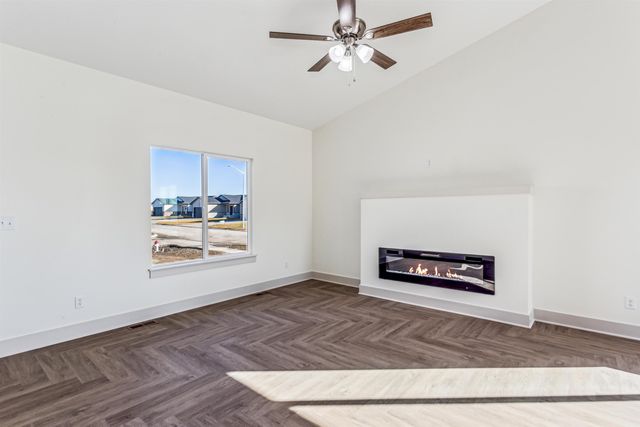 5031 N Toben Ct., Bel Aire, KS 67226