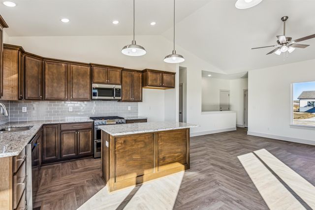 5031 N Toben Ct., Bel Aire, KS 67226