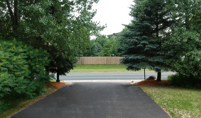 14831 Lac Lavon Drive, Burnsville, MN 55306