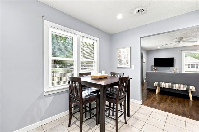 307 SE 6th Street, Lee's Summit, MO 64063