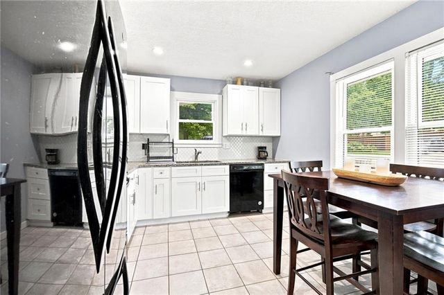 307 SE 6th Street, Lee's Summit, MO 64063