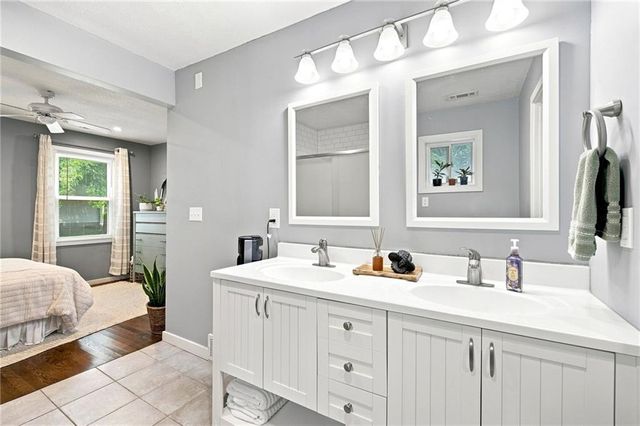 307 SE 6th Street, Lee's Summit, MO 64063