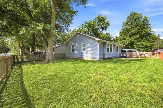 307 SE 6th Street, Lee's Summit, MO 64063