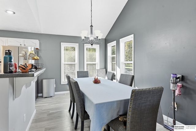 1101 Crest Road, Papillion, NE 68046