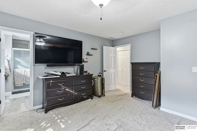 1101 Crest Road, Papillion, NE 68046