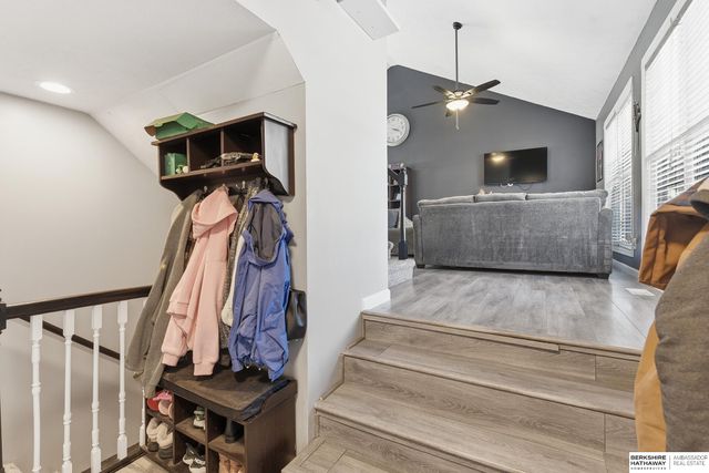 1101 Crest Road, Papillion, NE 68046