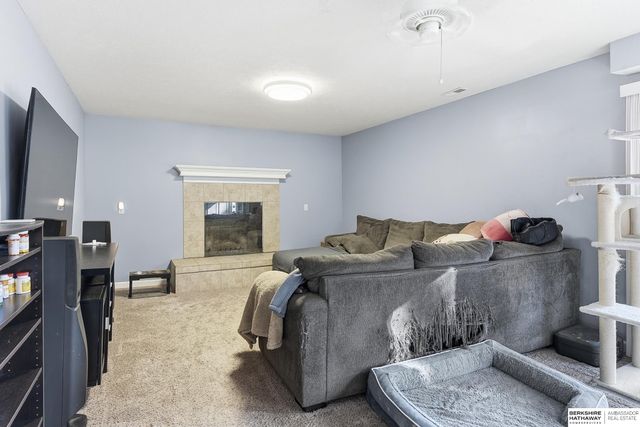 1101 Crest Road, Papillion, NE 68046