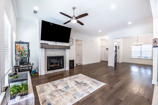 1401 Sessile Oak Way, Bentonville, AR 72713