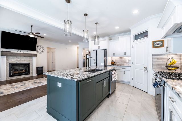 1401 Sessile Oak Way, Bentonville, AR 72713