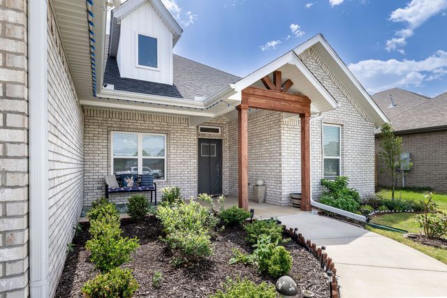 1401 Sessile Oak Way, Bentonville, AR 72713