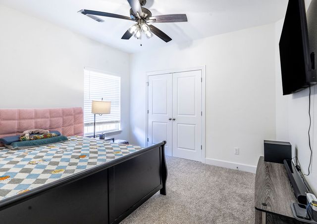 1401 Sessile Oak Way, Bentonville, AR 72713