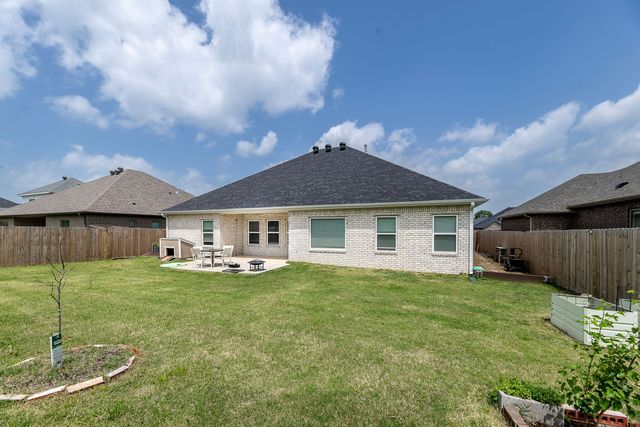 1401 Sessile Oak Way, Bentonville, AR 72713