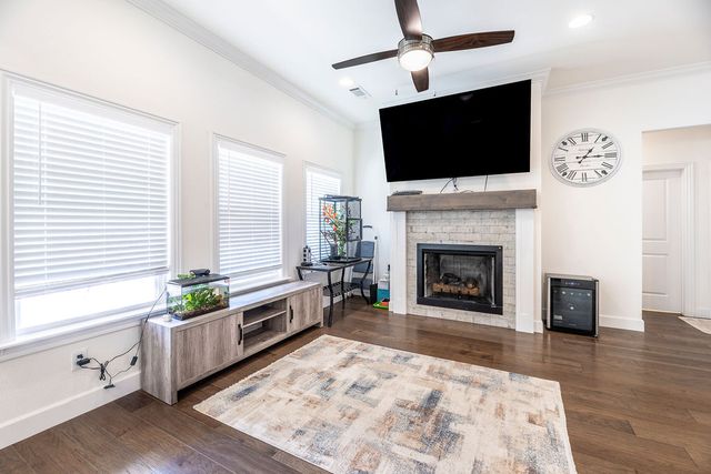 1401 Sessile Oak Way, Bentonville, AR 72713