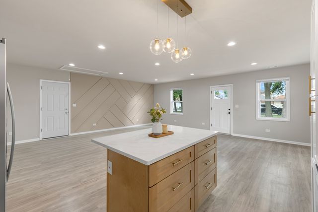 5610 W 88th Street, Oak Lawn, IL 60453