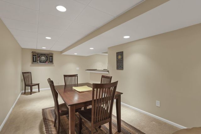 18 Zellers Lane SW, Etna, OH 43062