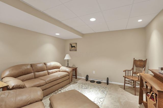 18 Zellers Lane SW, Etna, OH 43062