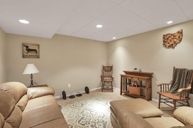 18 Zellers Lane SW, Etna, OH 43062