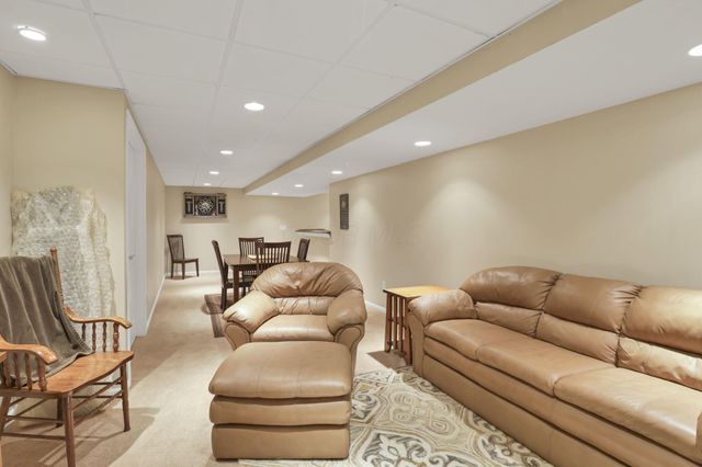 18 Zellers Lane SW, Etna, OH 43062