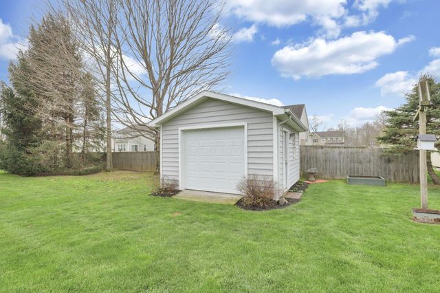 18 Zellers Lane SW, Etna, OH 43062