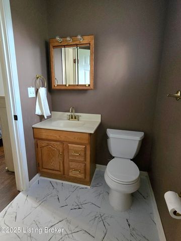 220 Tara Cir, Shepherdsville, KY 40165