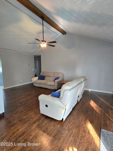 220 Tara Cir, Shepherdsville, KY 40165