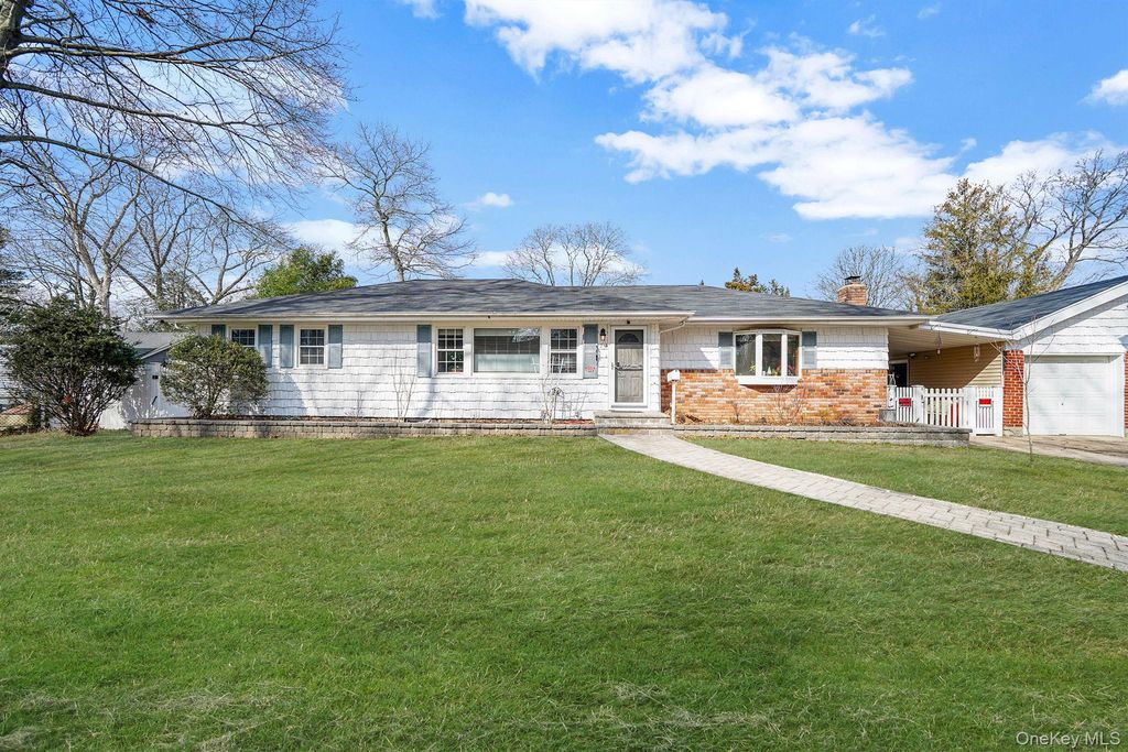 33 High Street, Lake Ronkonkoma, NY 11779