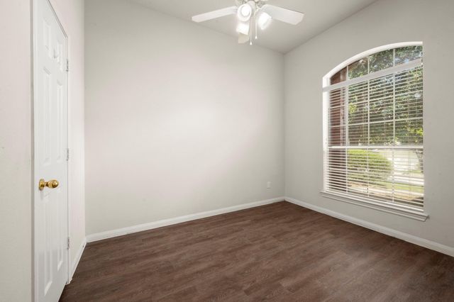 3722 Northshore Drive, Montgomery, TX 77356