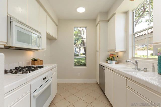 12557 Ruette Alliante 175, San Diego, CA 92130