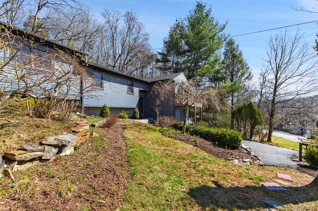 6 Tennis Court Road, Mahopac, NY 10541