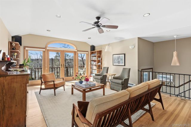 6 Tennis Court Road, Mahopac, NY 10541