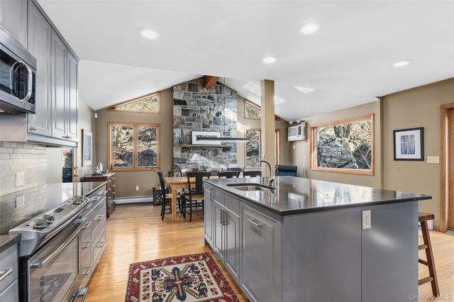 6 Tennis Court Road, Mahopac, NY 10541