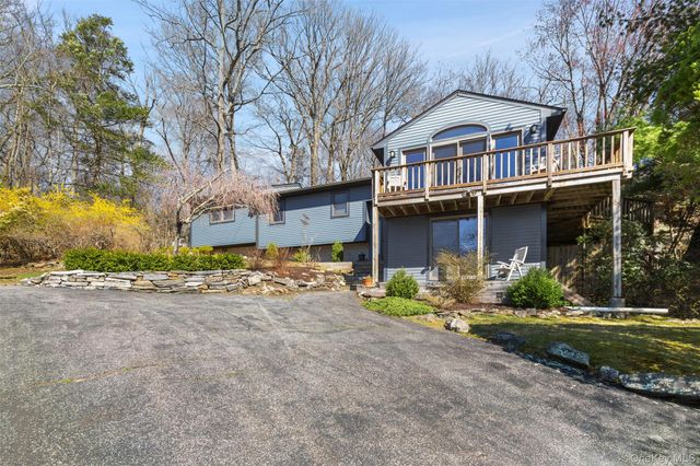 6 Tennis Court Road, Mahopac, NY 10541