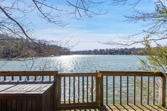 6 Tennis Court Road, Mahopac, NY 10541