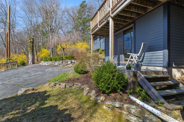 6 Tennis Court Road, Mahopac, NY 10541
