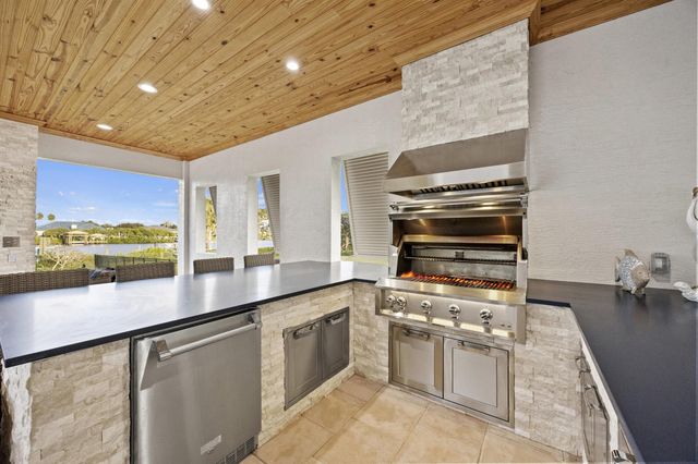 2821 SE North Lookout Boulevard, Port St Lucie, FL 34984