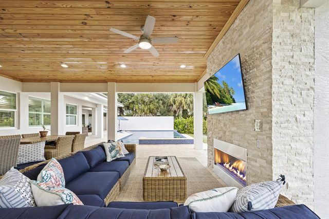 2821 SE North Lookout Boulevard, Port St Lucie, FL 34984