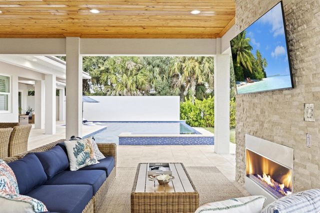 2821 SE North Lookout Boulevard, Port St Lucie, FL 34984