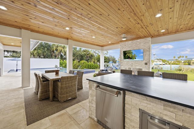 2821 SE North Lookout Boulevard, Port St Lucie, FL 34984