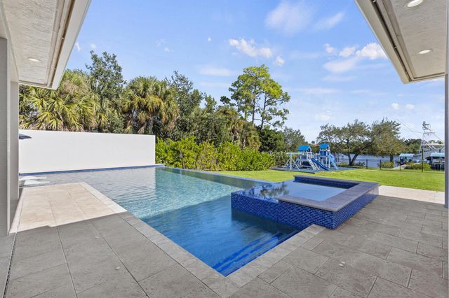 2821 SE North Lookout Boulevard, Port St Lucie, FL 34984