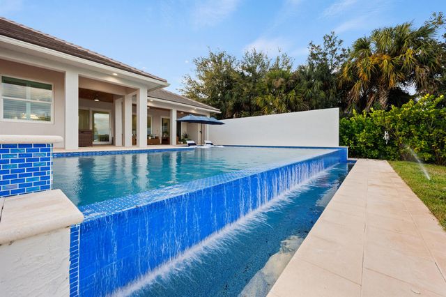 2821 SE North Lookout Boulevard, Port St Lucie, FL 34984