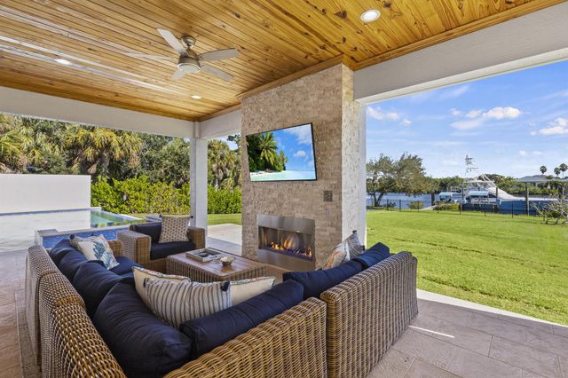 2821 SE North Lookout Boulevard, Port St Lucie, FL 34984