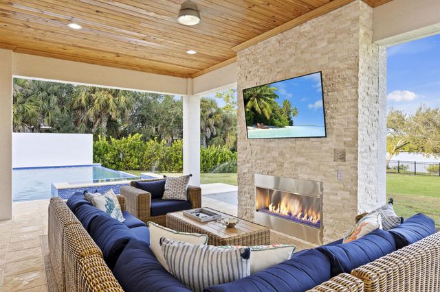 2821 SE North Lookout Boulevard, Port St Lucie, FL 34984