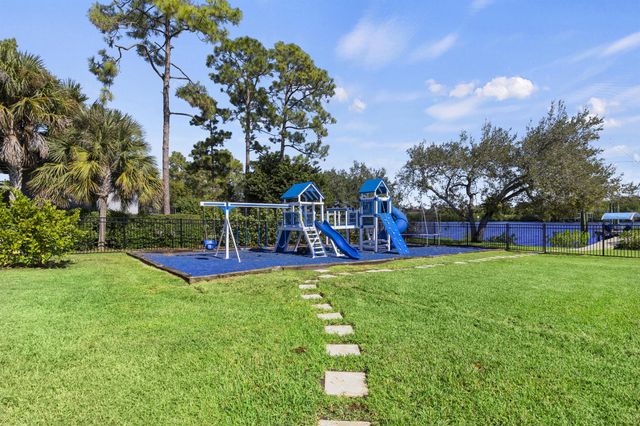 2821 SE North Lookout Boulevard, Port St Lucie, FL 34984