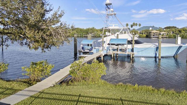 2821 SE North Lookout Boulevard, Port St Lucie, FL 34984