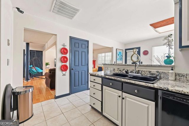 217 Saddleview Trail, Riverdale, GA 30274