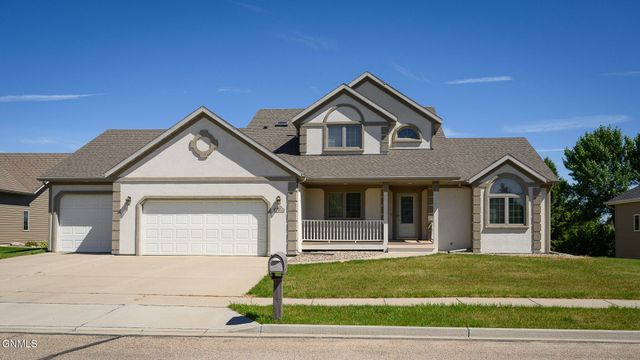 800 Saddle Ridge Road, Bismarck, ND 58503 property photo