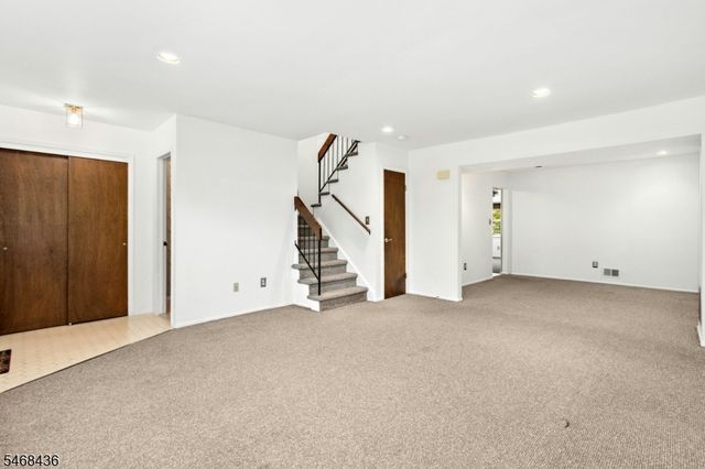 12 Wareham Ct, Scotch Plains Twp., NJ 07076