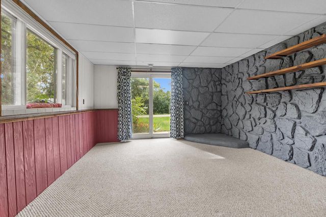 W5834 Bubbling Springs DRIVE, Elkhorn, WI 53121