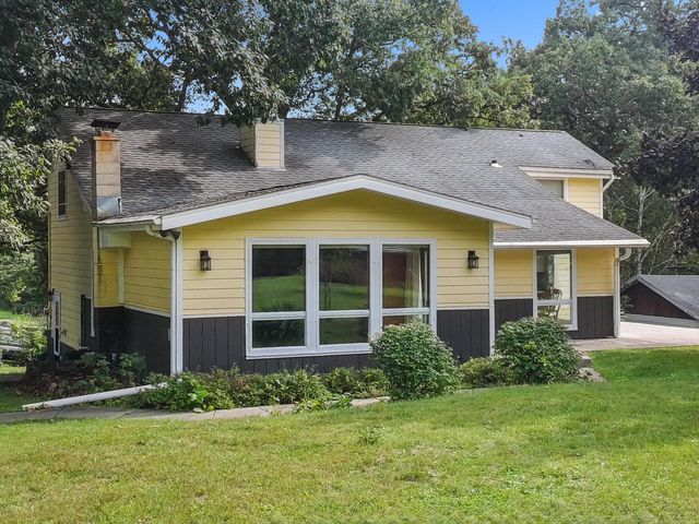 W5834 Bubbling Springs DRIVE, Elkhorn, WI 53121