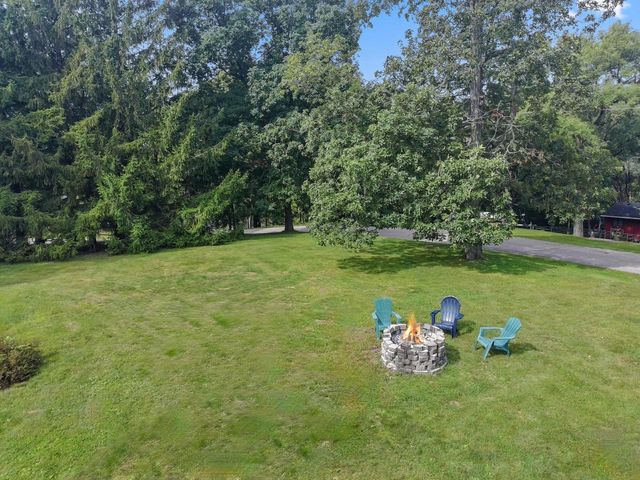 W5834 Bubbling Springs DRIVE, Elkhorn, WI 53121